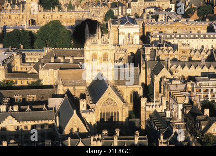 Oxford di Merton College Chapel come si vede da una mongolfiera presto su una domenica mattina di settembre 1990. Foto Stock