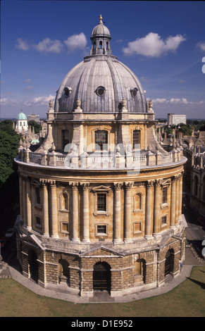 Oxford la Radcliffe Camera, visto dalla torre della chiesa universitaria os Santa Maria Vergine. 1990. Foto Stock