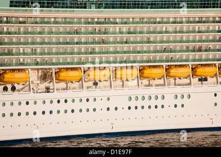 La nave di crociera in Puerta Maya sull isola di Cozumel, Quintana Roo, Messico, America del Nord Foto Stock