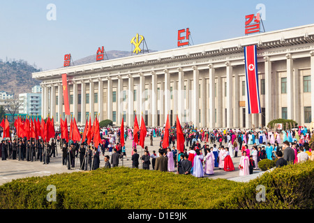 Le celebrazioni del centenario della nascita del Presidente Kim Il Sung il 15 aprile 2012, Pyongshong, Corea del Nord Foto Stock