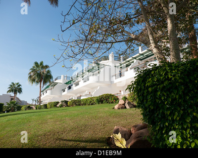 Appartamenti al giardino ornamentale all'Hilton Sharm Resort a cascata, Sharm El Sheikh, Egitto Foto Stock