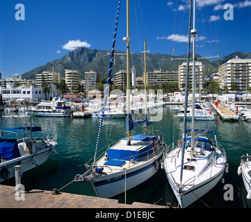 Vista sulla marina, Marbella, Andalucia, Costa del Sol, Spagna, Europa Foto Stock