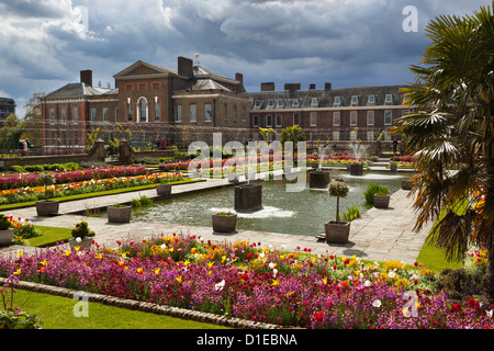 Il palazzo e i giardini di Kensington, London, England, Regno Unito, Europa Foto Stock