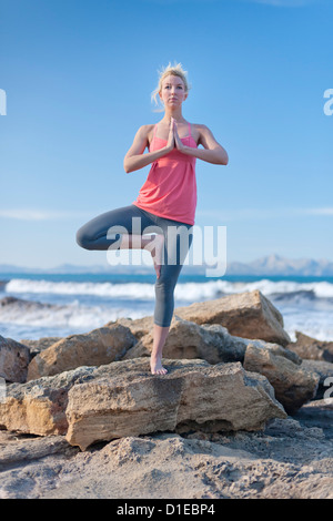 Yoga, Port d'Alcudia, Raiguer, Tramuntana, Mallorca, Spagna, Europa Foto Stock