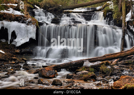 Wagner cade nel tardo inverno, Munising, Michigan, Stati Uniti d'America Foto Stock