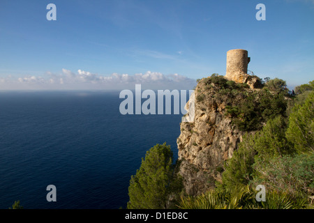 Maiorca Spagna Sunset Tower oltremare 'Mirador de Ses anime' Torre des Verger, Banyalbufar Tramuntana isole baleari Foto Stock