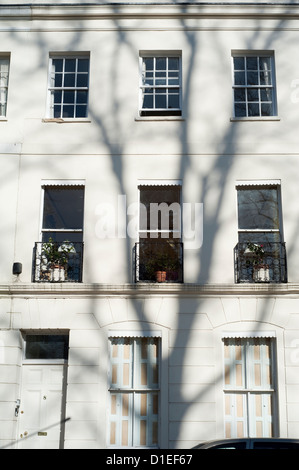 Architettura regency nel centro di Cheltenham, Gloucestershire, Inghilterra, Regno Unito. Foto Stock