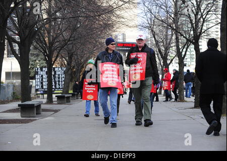 Gli insegnanti elementari a Toronto, sbucciare e Durham Region condotta una giornata di azione di lavoro, scuole di chiusura nei tre consigli scolastici nella loro protesta contro il governo di Ontario è Bill115, la quale essi dichiarano che limita la loro capacità di colpire. Foto Stock