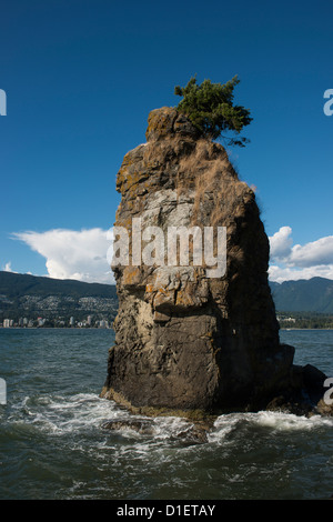 Siwash Rock, seawall, Stanley Park, Vancouver, British Columbia, Canada Foto Stock