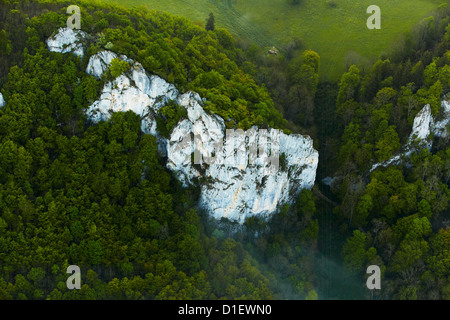 Rocce calcaree nella Valle del Danubio vicino castello Bronnen, foto aeree Foto Stock