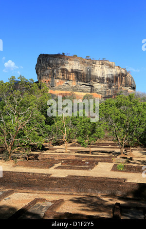 Sigiriya Lion rock antica fortezza e palazzo rovina in Sigiriya, Sri Lanka Foto Stock