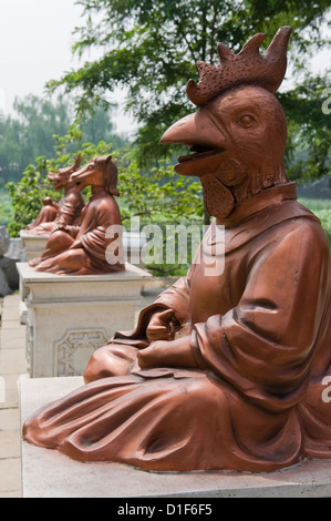 In bronzo dello zodiaco cinese della Rooster Foto Stock