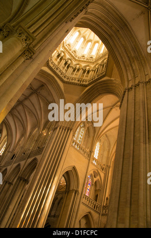 Dettaglio del tiburio ottagonale torre, la cattedrale di Notre Dame risalente al XIV secolo, Coutances, del Cotentin, in Normandia, Francia Foto Stock