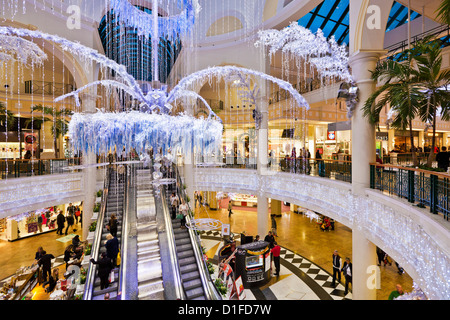 Meadowhall Shopping Centre interno con decorazioni di Natale sheffield south yorkshire England Regno unito Gb eu europe Foto Stock