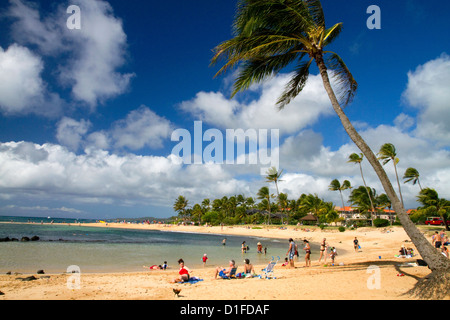 La spiaggia di Poipu Beach Park sulla costa meridionale dell'isola di Kauai, Hawaii, Stati Uniti d'America. Foto Stock