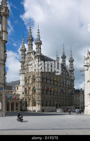 Il XV secolo tardo municipio gotico di Grote Markt, Lovanio, Belgio, Europa Foto Stock