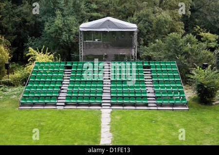 Svuotare aria aperta auditorium anfiteatro nella foresta Foto Stock