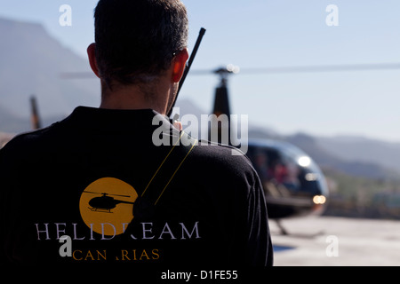 Helidream Sky Experience voli in elicottero per visite turistiche sulla Costa Adeje da Adeje, Tenerife, Isole Canarie, Spagna. Foto Stock