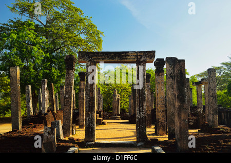 Antica città di Polonnaruwa, Sito Patrimonio Mondiale dell'UNESCO, Polonnaruwa, Sri Lanka, Asia Foto Stock