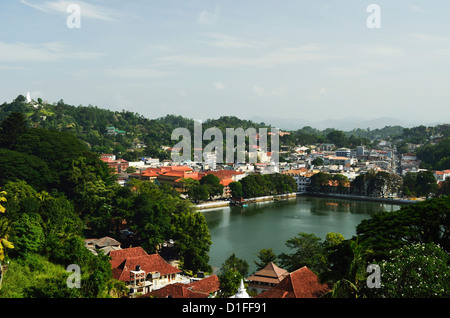 Vista di Kandy dal belvedere, Kandy, Sri Lanka, Asia Foto Stock