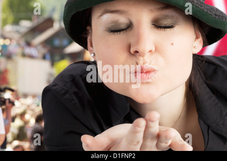 Donna austriaca ha inviato un bacio Foto Stock