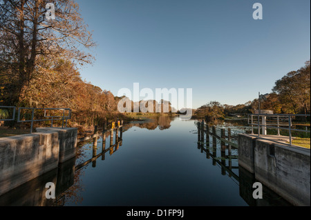 Burrell Blocco di navigazione e la diga situata nella contea del lago Leesburg, Florida USA JOHNS acqua di fiume SJRWM DI GESTIONE Foto Stock