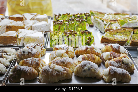 Selezione di pasticceria, Sicilia, Italia Foto Stock