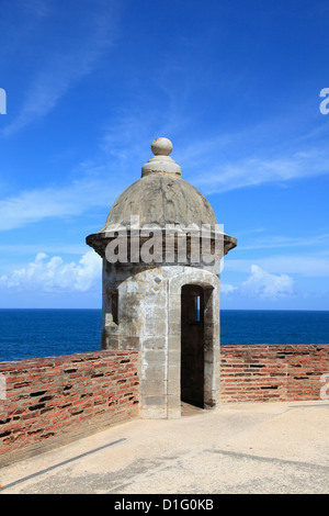 Sentry, San Cristobal Fort (Castillo de San Cristobal), la Città Vecchia di San Juan, San Juan, Puerto Rico, West Indies, Caraibi, STATI UNITI D'AMERICA Foto Stock