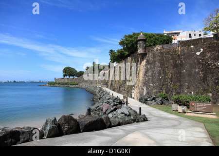 Vecchie mura della città, San Juan Vecchia San Juan, Puerto Rico, West Indies, Caraibi, Stati Uniti d'America, America Centrale Foto Stock