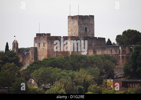 Mantenere il castello e mura, parte della fortezza fondata dai Cavalieri Templari, il Convento di Cristo, Tomar, Ribatejo, Portogallo Foto Stock