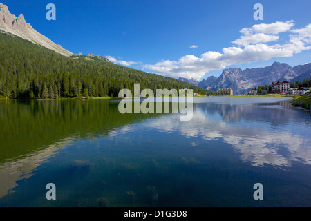 Lago di Misurina in provincia di Belluno, Veneto, Dolomiti italiane, Italia, Europa Foto Stock