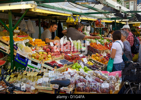 Pressione di stallo di mercato, Piazza Erbe Mercato, Bolzano, Provincia Autonoma di Bolzano, Trentino-Alto Adige, Italia, Europa Foto Stock