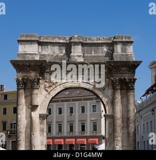 Roman arco trionfale (Arco di Sergii) a Pola, Croazia Foto Stock