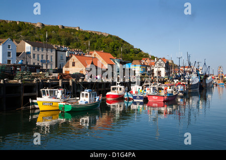 Barche da pesca in porto, Scarborough, North Yorkshire, Yorkshire, Inghilterra, Regno Unito, Europa Foto Stock