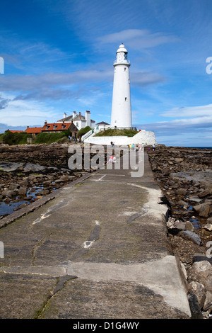 Causeway a Santa Maria di faro sulla St. Mary's Island, Whitley Bay, North Tyneside, Tyne and Wear, England, Regno Unito Foto Stock