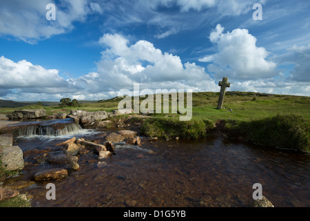 Croce Beckamoor noto anche come ventoso Post un waymarker su gli abati modo. Parco Nazionale di Dartmoor Devon UK. Foto Stock