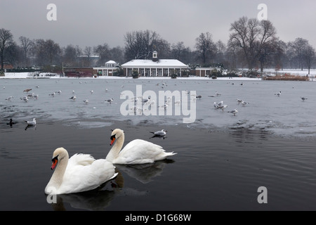 La Serpentina in inverno, Hyde Park, London, England, Regno Unito, Europa Foto Stock