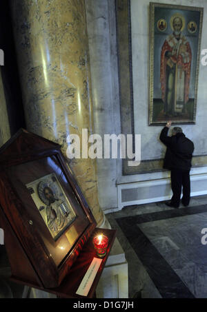 20 dicembre 2012 - San Pietroburgo, Russia - Dicembre 01, 2012 - San Pietroburgo, Russia - La Chiesa di Santa Caterina la Chiesa Apostolica Armena. Un press-tour per il secolare e basati sulla fede dei giornalisti, dedicata alla national-tradizioni religiose e delle peculiarità della celebrazione del Natale di Cristo. (Credito Immagine: © Andrey Pronin/ZUMAPRESS.com) Foto Stock