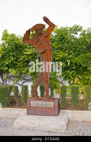 La scultura dedicata a mattatori, al di fuori della corrida, Ronda Foto Stock