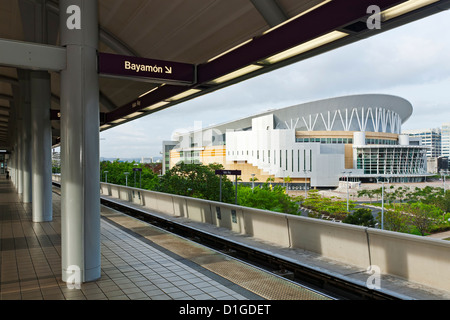 Urban stazione ferroviaria e Porto Rico il Colosseo (Jose Miguel Agrelot), Hato Rey, Puerto Rico Foto Stock