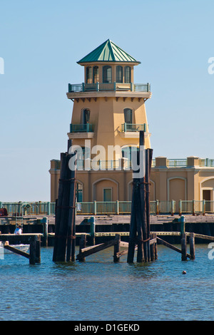 Dettaglio del lungomare, passerelle e il molo vicino Casino Resort Hotel Beau Rivage , Biloxi Mississippi , STATI UNITI Foto Stock