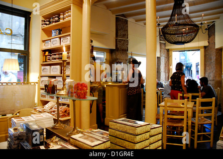 Caelum, prodotti al forno artigianali realizzati dalle monache carmelitane, Clarisse, benedettino. Palla Street # 8, Ciutat Vella, Barcelona. Foto Stock