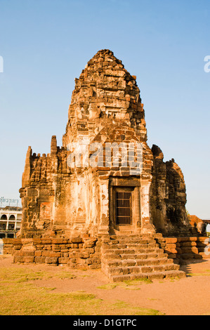 Stupa al Phra Prang Sam Yot tempio buddista, Lopburi, Thailandia, Sud-est asiatico, in Asia Foto Stock