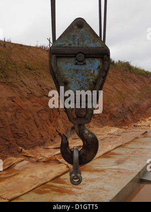 Gancio di sollevamento e maniglia su di una grande gru su una strada del Regno Unito sito in costruzione Foto Stock