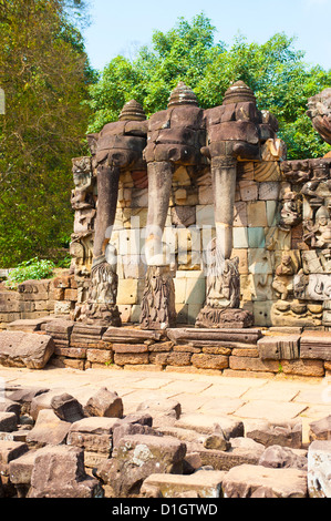 La terrazza degli elefanti, Angkor Thom, Sito Patrimonio Mondiale dell'UNESCO, Siem Reap, Cambogia, Indocina, Asia sud-orientale, Asia Foto Stock
