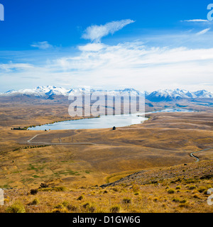 Alessandrina del lago e delle montagne innevate a Canterbury, South Island, in Nuova Zelanda, Pacific Foto Stock