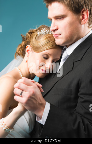 Sposa e lo sposo dancing, molto stretta la profondità di campo e la messa a fuoco sulla faccia Foto Stock