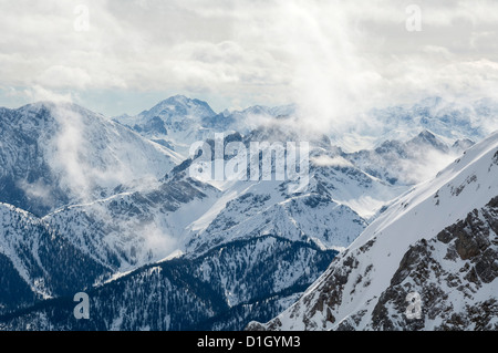 Panorama da Karwendelspitze alle Alpi austriache Foto Stock