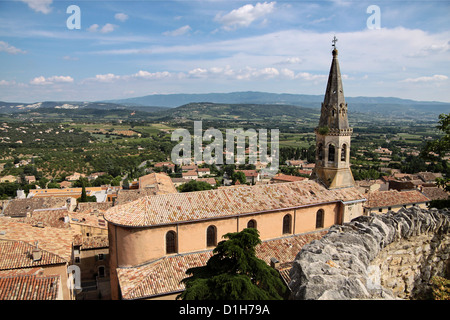 Il villaggio di San Saturnin-Les-Apt in Haute-Provence Foto Stock