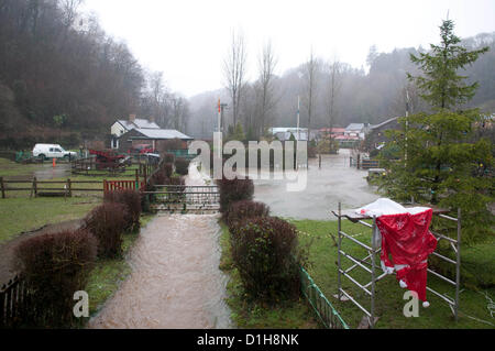 Il 22 dicembre 2012. Inondazioni in Gower Heritage Centre in Parkmill vicino a Swansea questo pomeriggio come parti della Penisola di Gower furono inondati con la pioggia pesante ampi attraverso il Regno Unito. Foto Stock